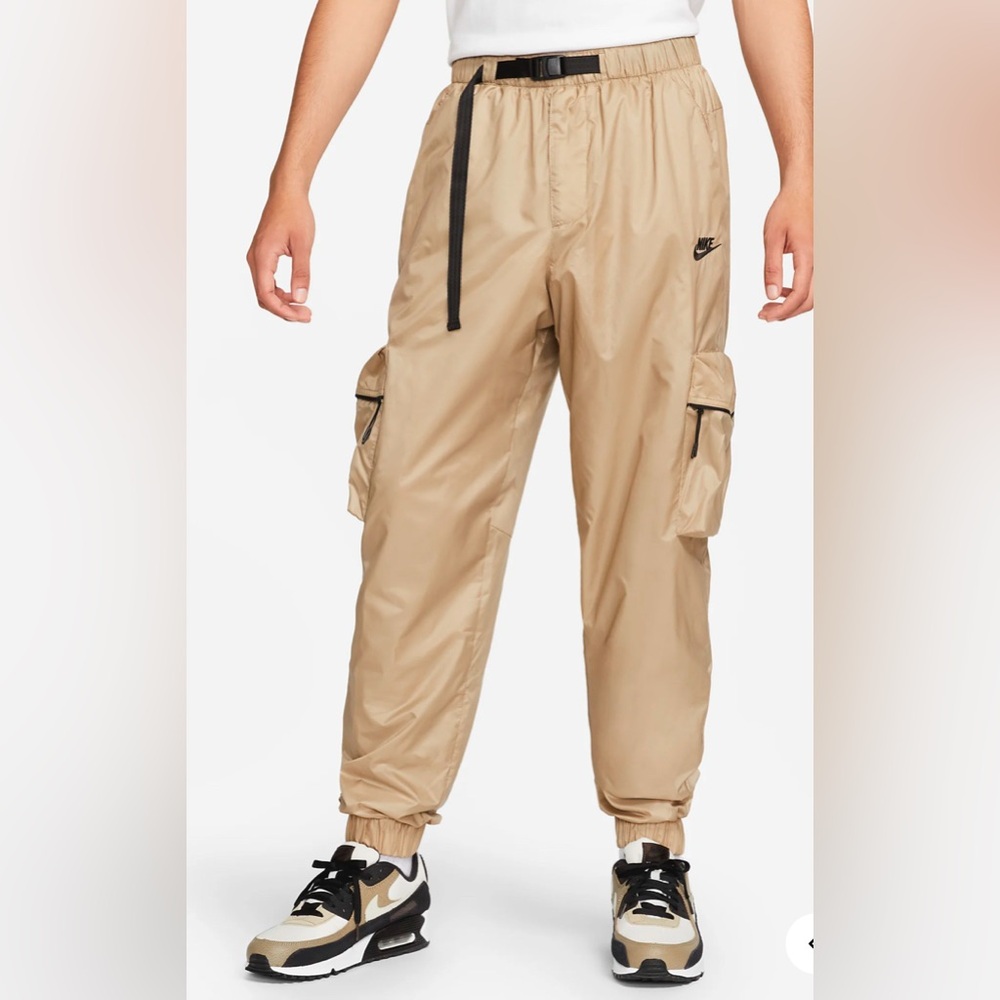 NWT Nike tech men’s lined woven pants in khaki and black size large